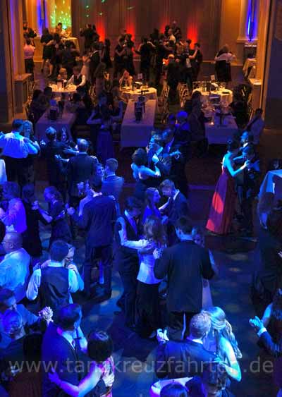 Tanzball mit den Debütanten der Tanzschule Matschek Tanzball mit den Debütanten der Tanzschule Matschek