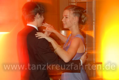 Tanzball für Jugendliche, Paare und Singles Tanzball für Jugendliche, Paare und Singles